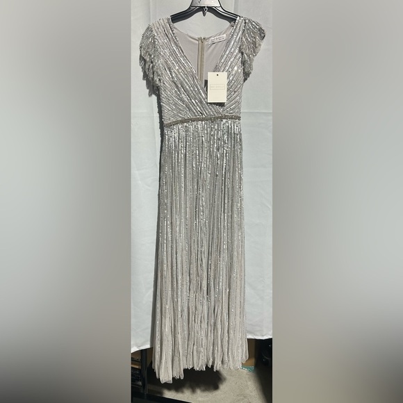 Mac Duggal 5502 NWT *Flawed Sequined Wrap Over Ruffled Cap Sleeve Gown - Picture 1 of 5